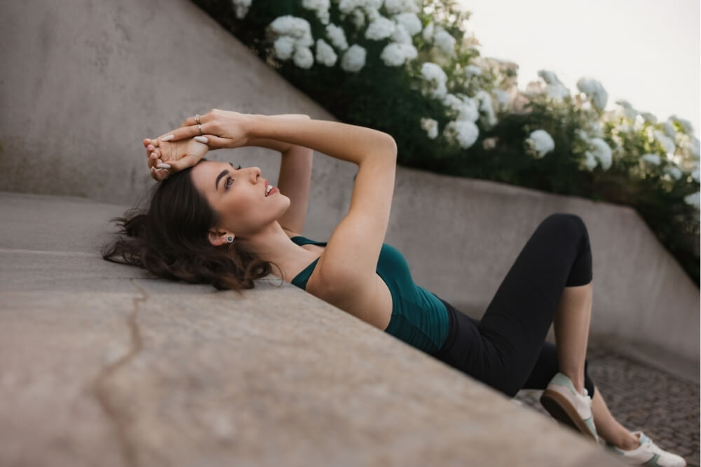 Come creare look sorprendenti partendo da un capo basico