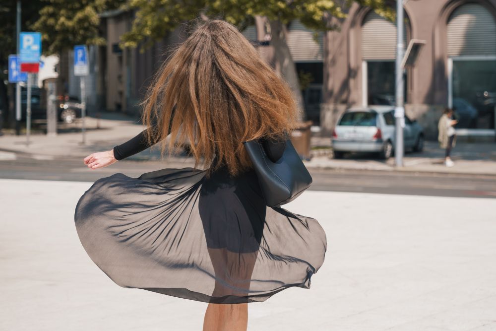 Abiti svolazzanti LELOSI: leggerezza estiva ad ogni passo